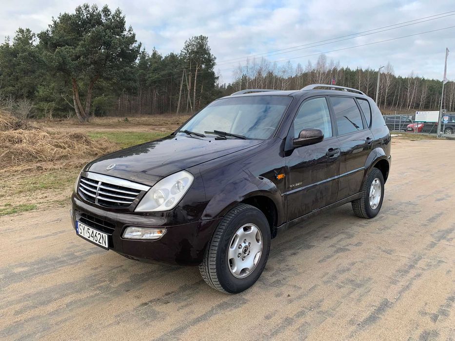SsangYong Rexton 4x4 * 3,5 T hak * silnik 3.2 pancerny Mercedes