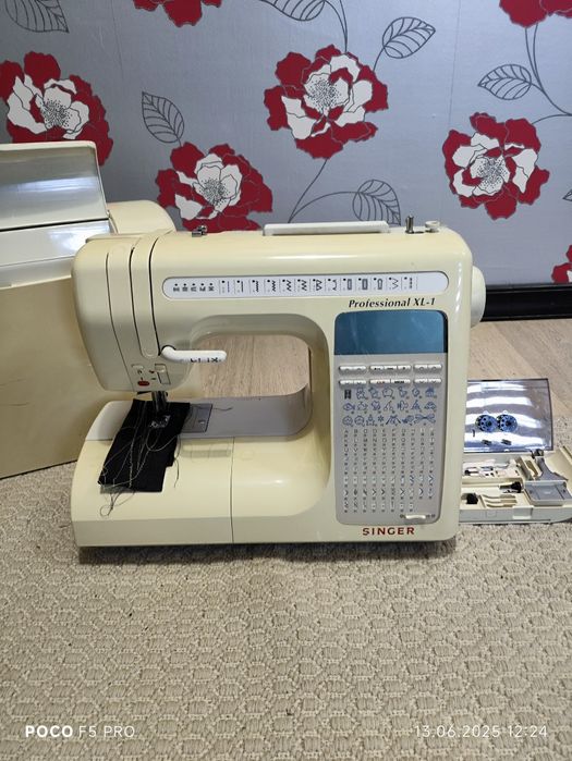 Швейно-вишивальна комбінована машина Singer Professional XL-1