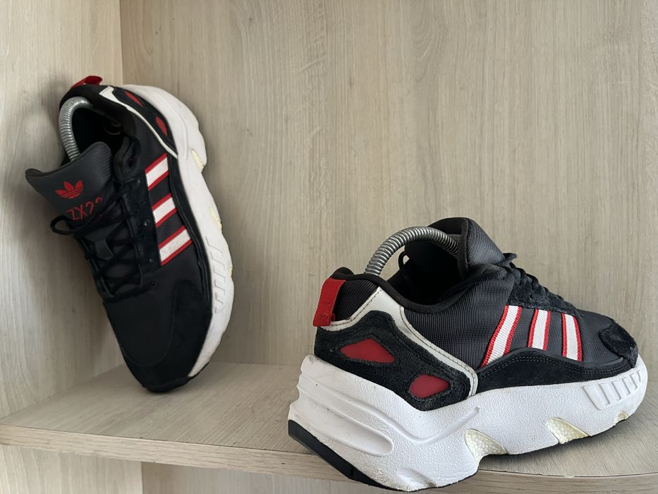 В ідеалі 41 розмір кросівки Adidas ZX22 оригінал