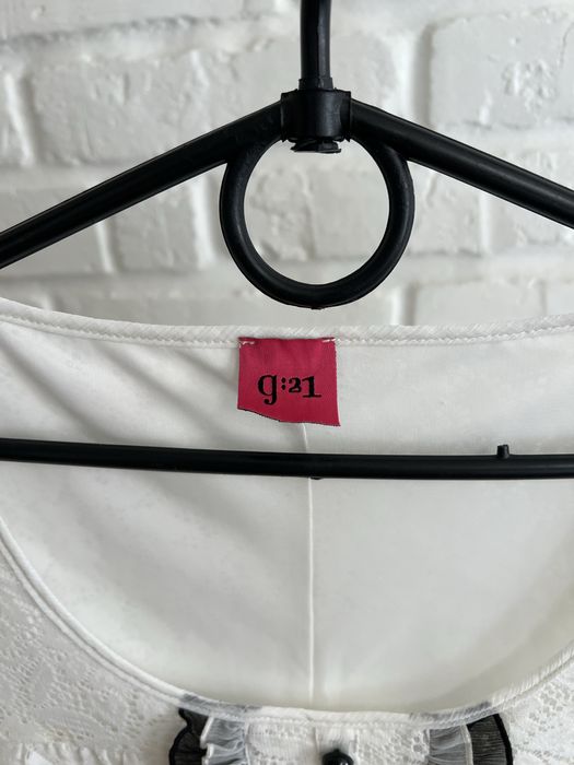 Жіноча  блуза футболка кофта біла з мереживом