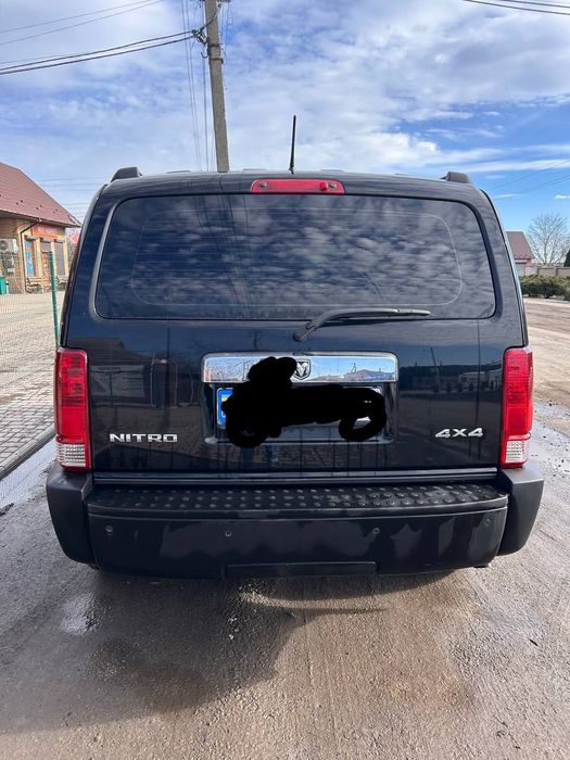 Dodge nitro! З двигуном 3,7 л! Повнопривідний позашляховик!!!