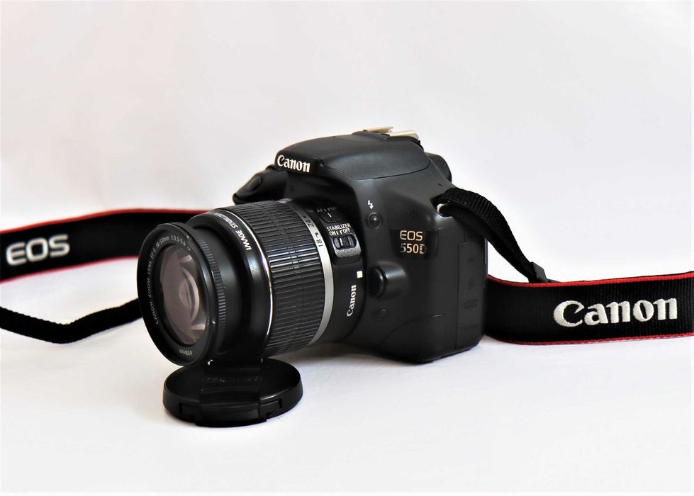 Canon 550D com lente Canon 18-55mm máquina fotográfica digital reflex