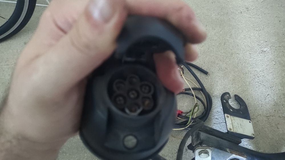 Engate de reboque + instalação elétrica