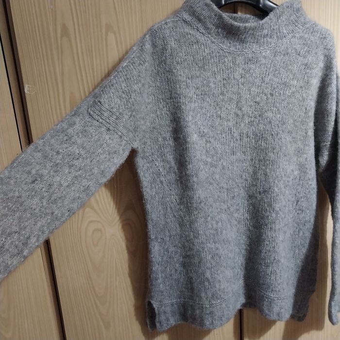 Безшовний невагомий светр Marc Cain,