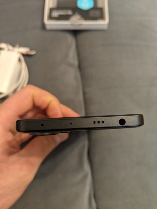 Poco f5 + Nillkin Case (brak bootloader)