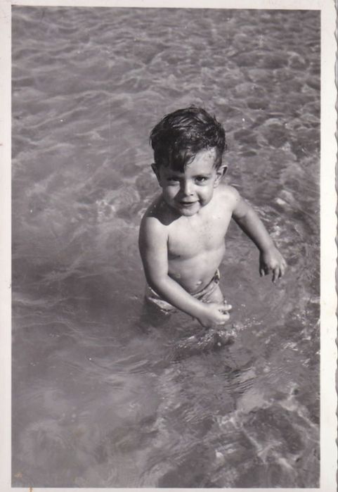 Foto 1957 Criança na Água, Praia do Bilene (Moçambique)