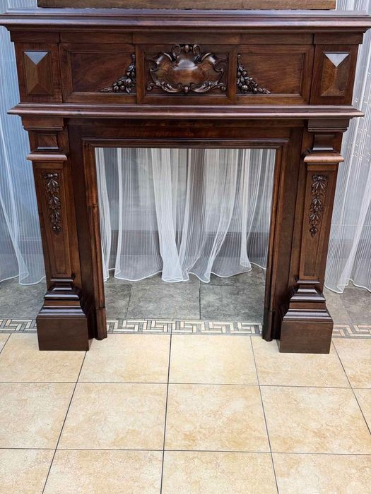 Деревʼяний Камінний портал