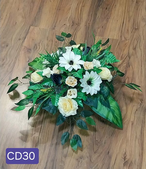 Stroik na grób cmentarz kompozycja kwiaty wiązanka bukiet