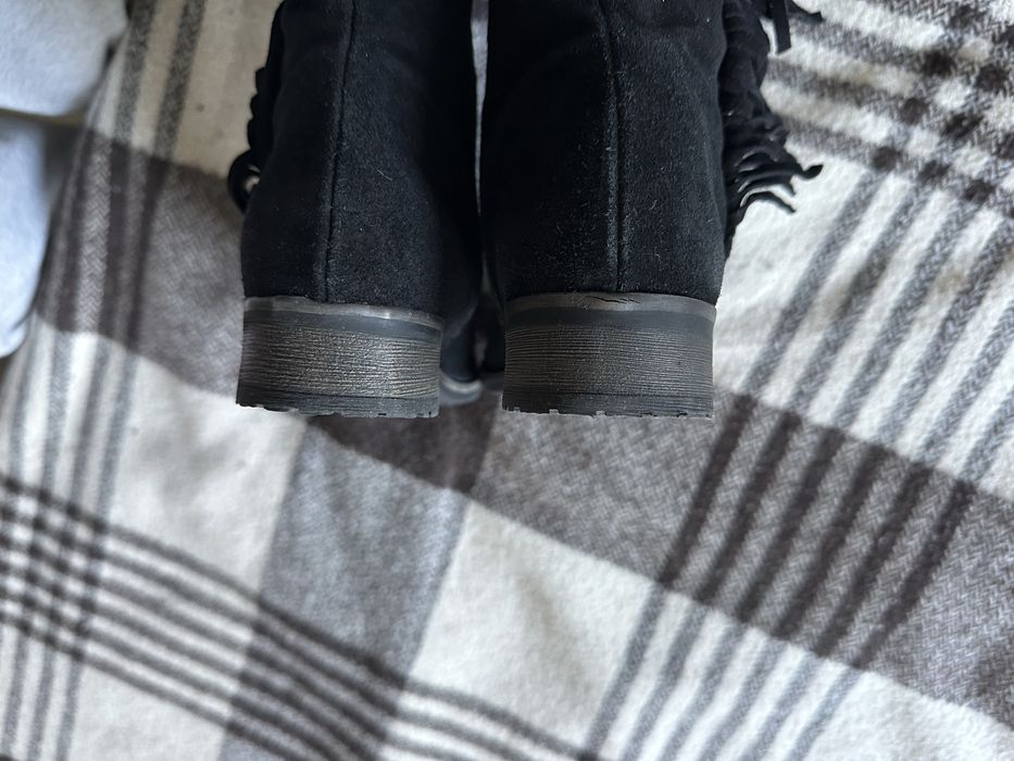 Botas altas em camurça