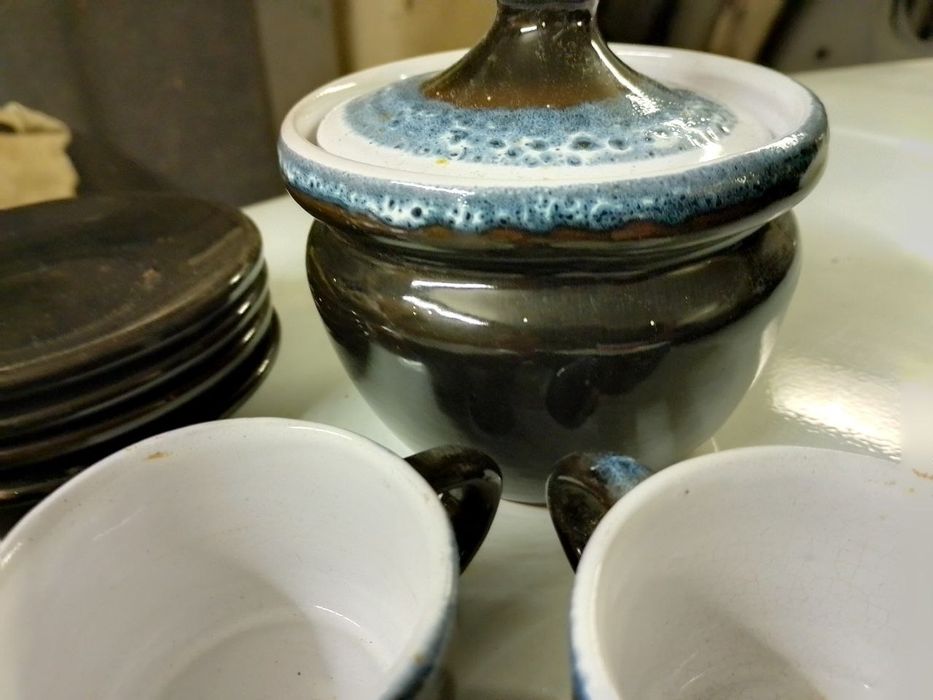 Продам посуду времен СССР Чашки кофейные, блюдца и сахарница керамика