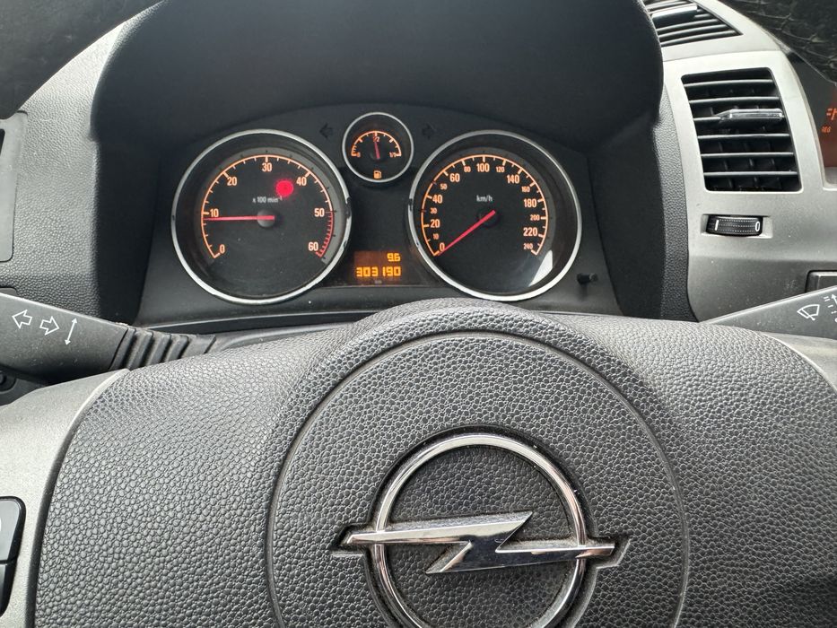 Продам Опель Зафіра Opel Zafira 2007 дизель 1,9