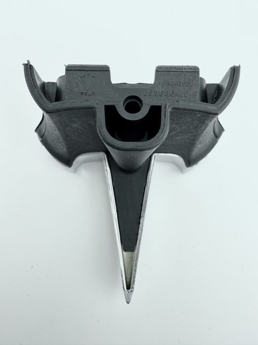 Емблема на решітку радіатора Тесла С Х логотип на бампер Tesla S X