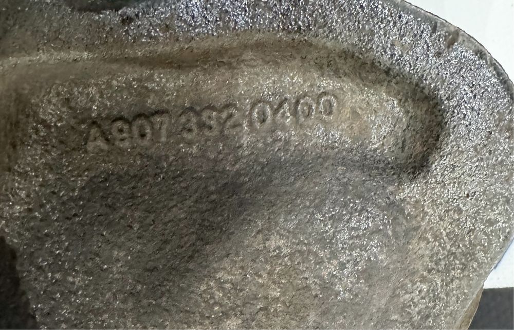 Ступіца Передня Права/Ліва На Спринтер 907/910