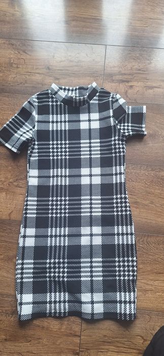 Sukienka w krateczkę 128