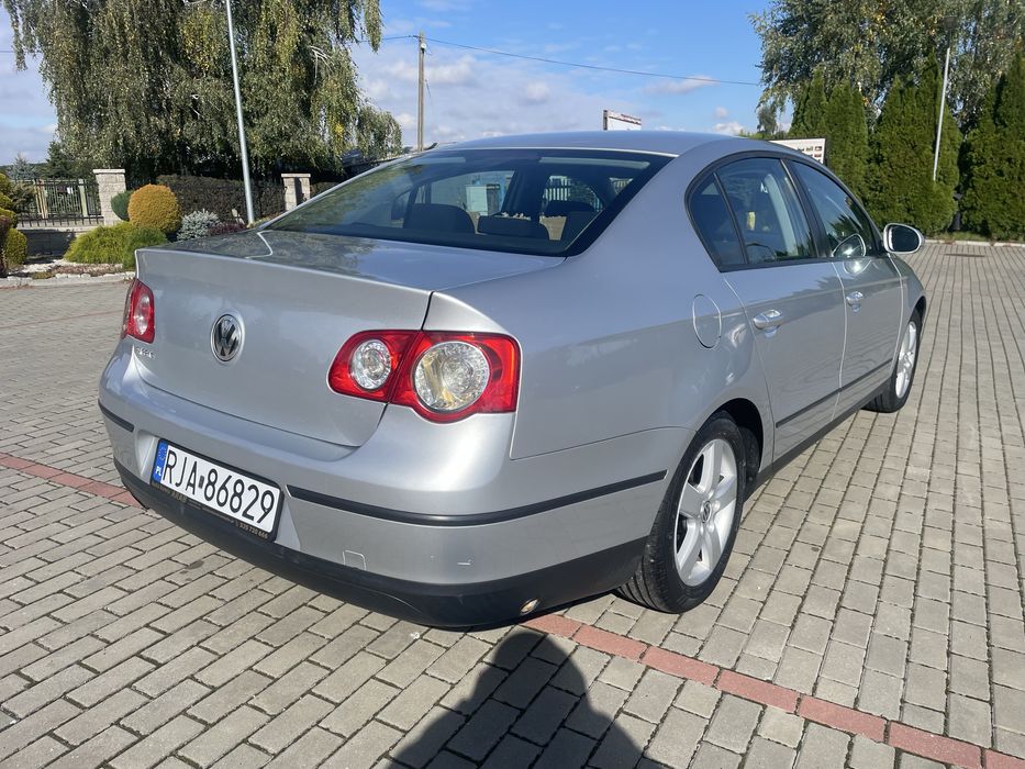 Benzyna + Lpg - zarejestrowany - sedan 2005 rok