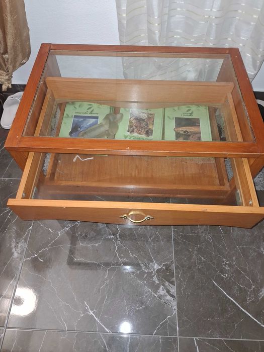 Mesa de centro com gaveta à venda