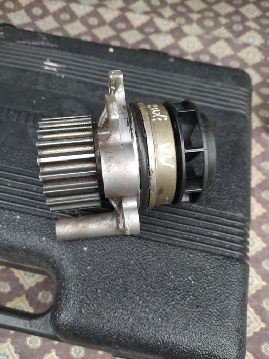 Помпа,ауді,фольцвсген,шкода ,сеат.