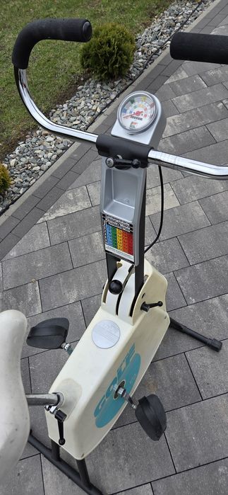 Rower treningowy stacjonarny.