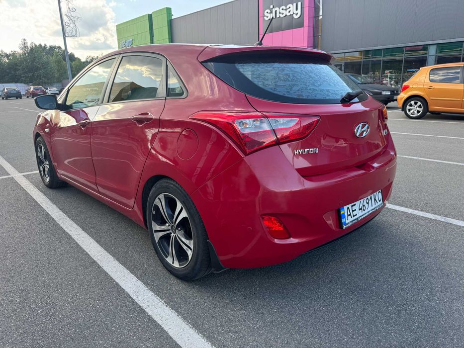 Hyundai i30 1.6 II покоління хетчбек червона хюндай