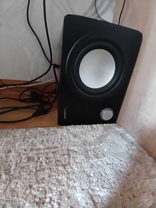 Комп'ютер Vento 8  CHASSIS , за до даткову плату є знарядженя до пк