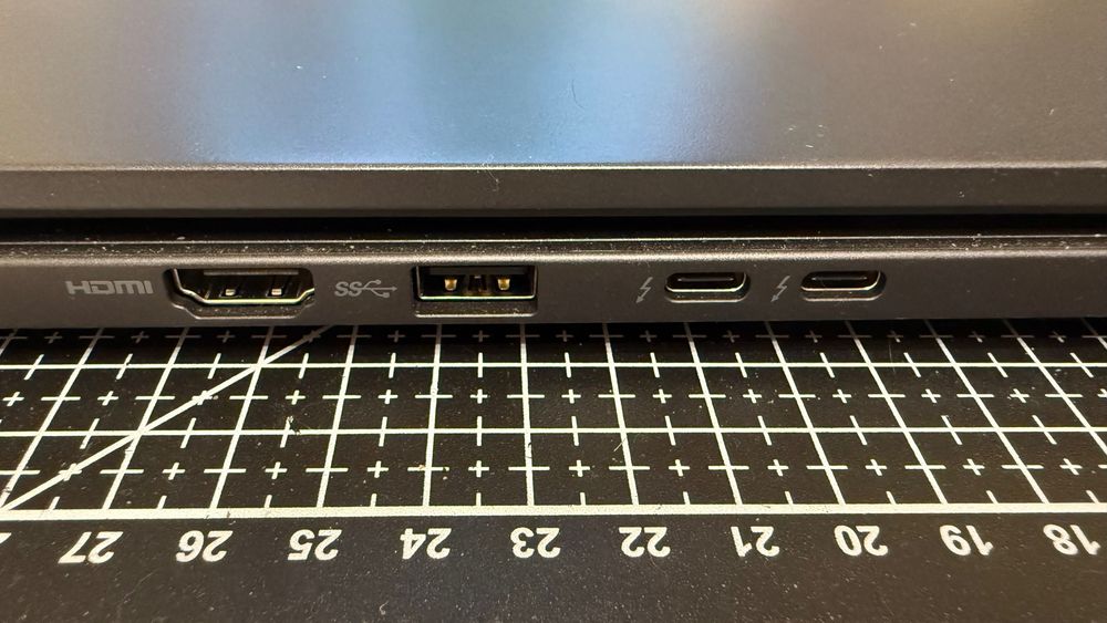 MSI Prestige 16" AI Evo: 1 TB, 16 GB — Intel Ultra 5 - Windows 11 Pro