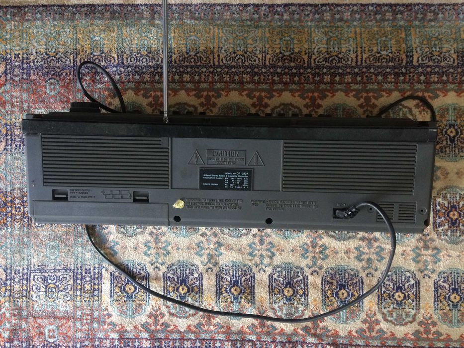 Rádio com duplo leitor de cassetes (k7)