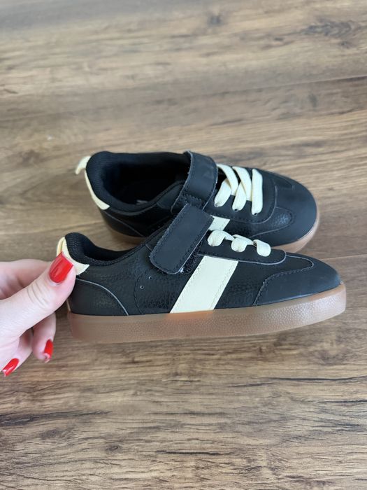 стильні дитячі кеди від H&M