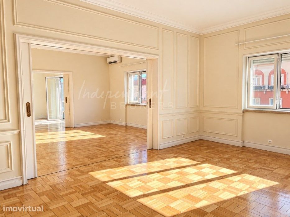 Apartamento T5 Para Arrendamento [Avenida António Augusto Aguiar]