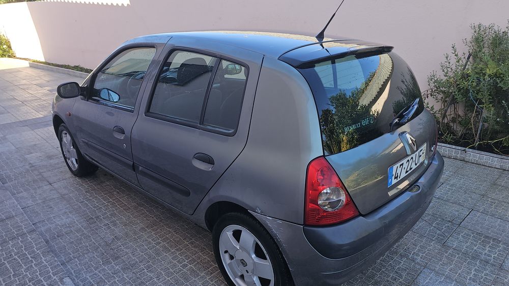 Renault clio gasolina impecável