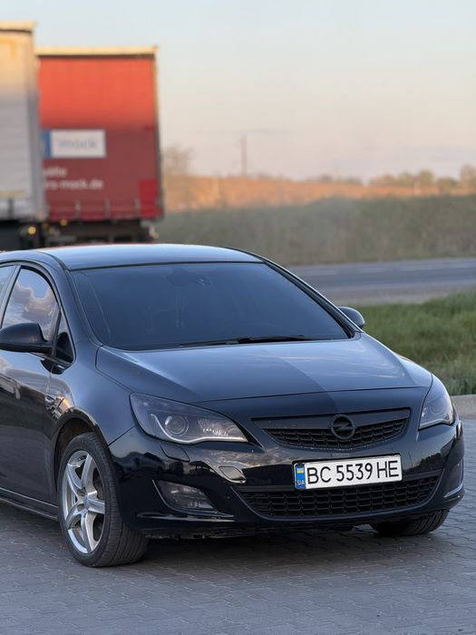 Opel Astra J Hatchback