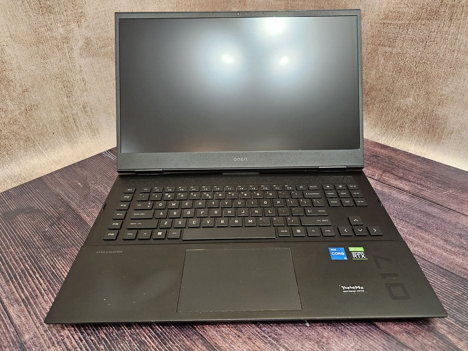 Ігровий ноутбук HP Omen 17-ck0720nw (Core i5-11400H/16Gb/RTX 3060/SSD 512Gb/IPS 144Hz) з гарантією