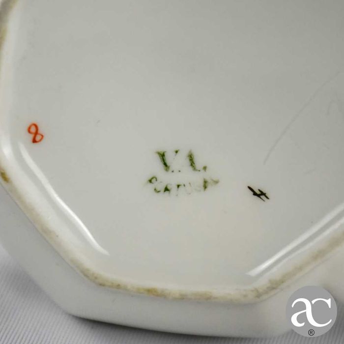 Açucareiro em porcelana Vista Alegre, com dourado