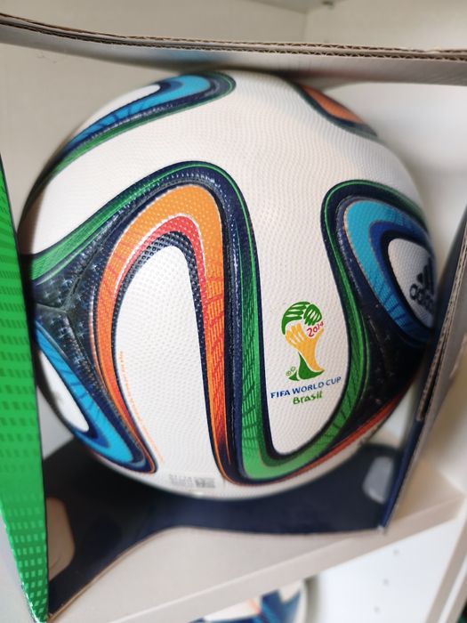 Piłka meczowa brazuca