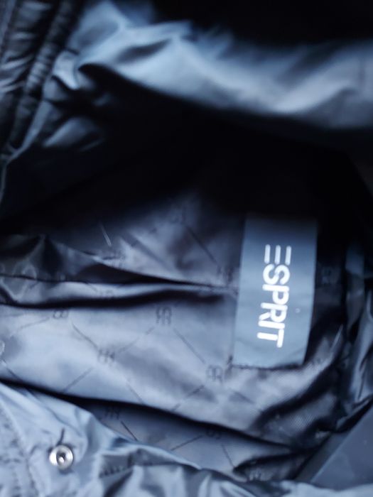 Płaszcz pikowany zimowy Esprit