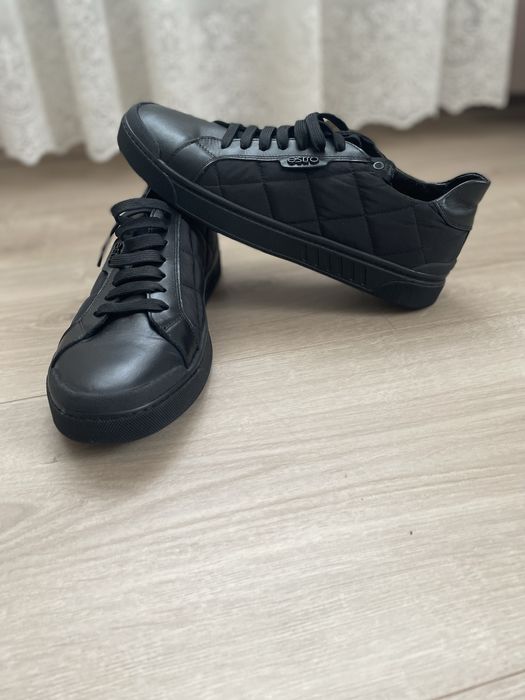 Туфлі від estro