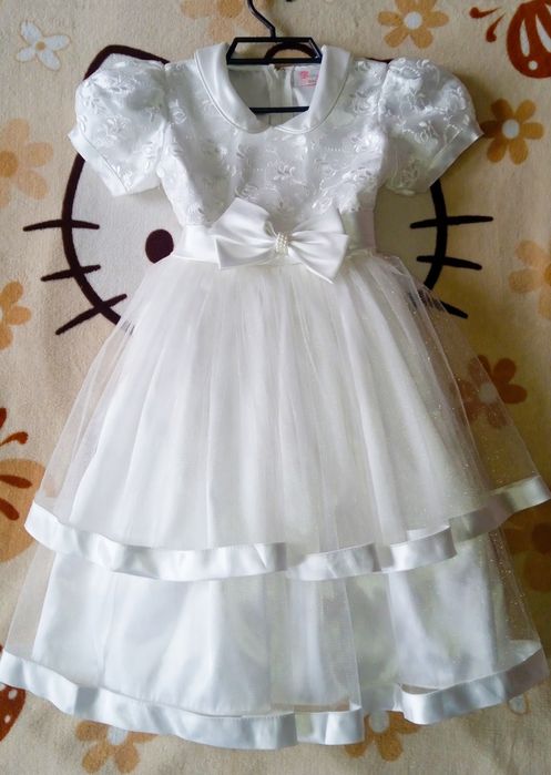 Нова святкова сукня на дівчинку 5-7років.