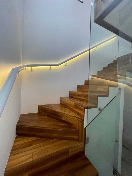 Продаж елітної 2 кім. квартири з ремонтом вул. Червона