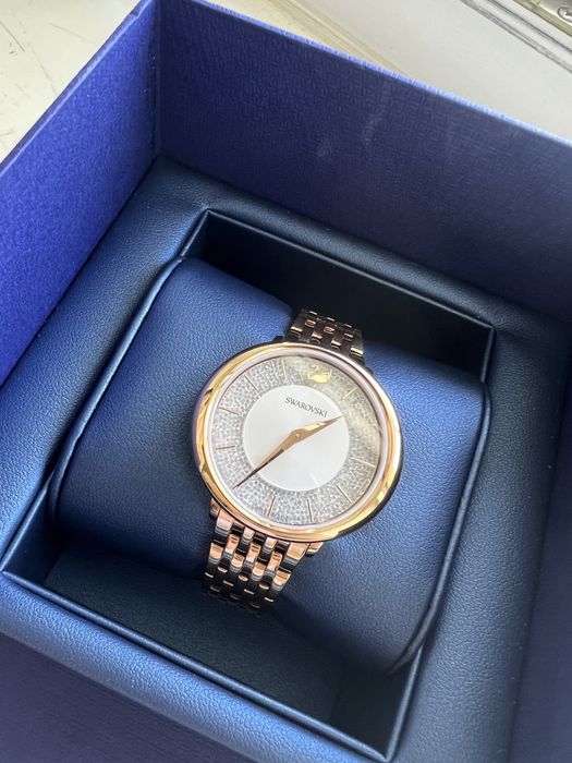 Годинник Swarovski