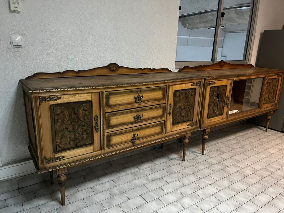 Aparadores vintage esculpidos à mão