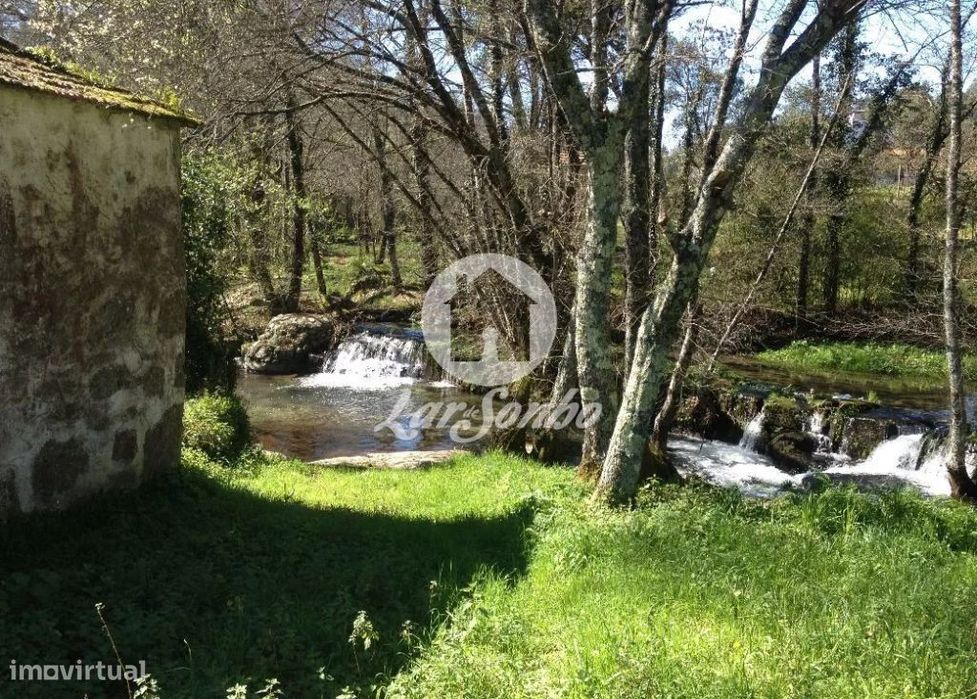 Moradia Rústica c/ 610m2 de área total em Santo Tirso