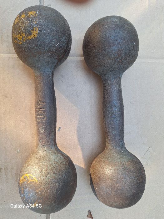 Hantle odlewane  4 kg .