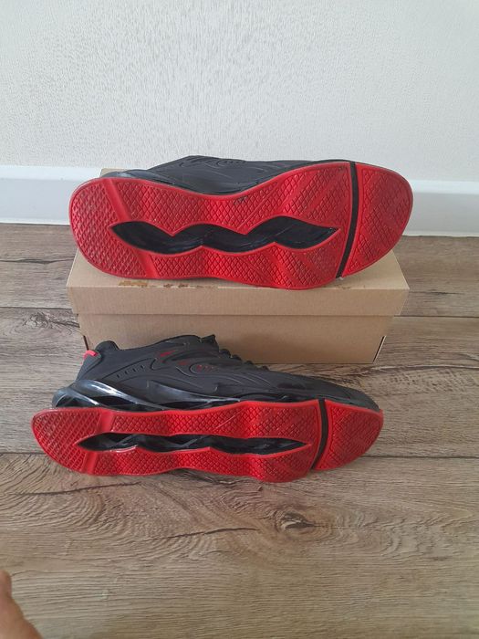 Мужские кроссовки размер 44