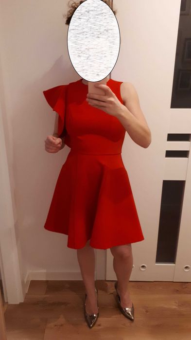 Krótka, elegancka sukienka w makowym kolorze, rozmiar 36
