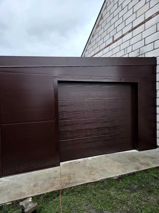 Garaż z płyty warstwowej