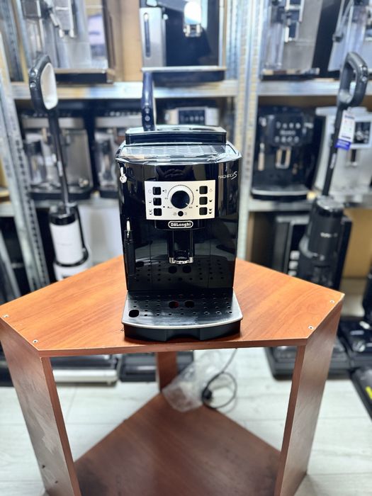 Кофемашина Delonghi Ecam 22.110 b