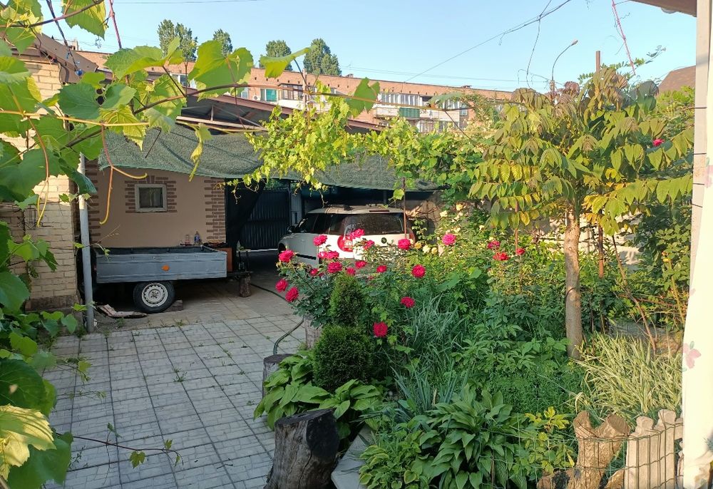 Продам часть дома.+дом 35 КВ.м.в одном дворе.