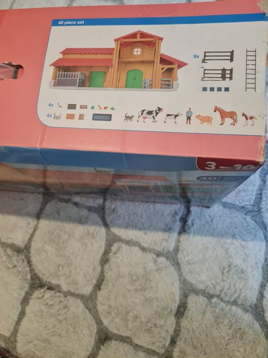 Duża farma do zabawy . Budynki,zwierzęta.