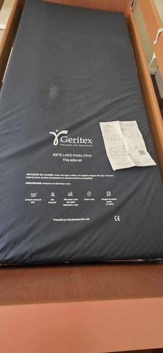 Cama geriatrica articulada