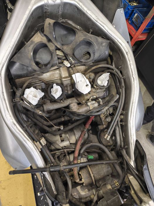 Yamaha YZF  thunderace 1000 aceito retoma