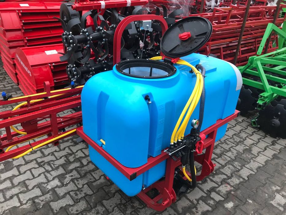 Навісний оприскувач ( польський оприскувач wirax )